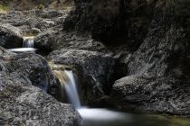 Es ist ein Wasserfall mit ungefähr 25 Metern Höhe.  • © Loc Hoang